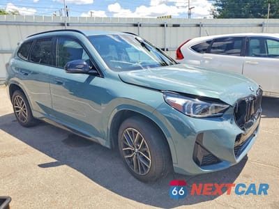 Czwarte zdjęcie samochodu z boku: 2023 BMW X1 XDRIVE28I VIN:WBX73EF00P5W78466 - miniatura
