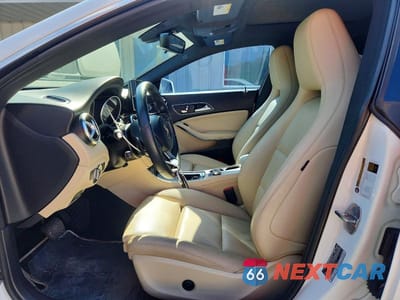 Zdjęcie 7 z 12 samochodu: 2018 MERCEDES-BENZ CLA 250 VIN:WDDSJ4EB8JN680490 - miniatura
