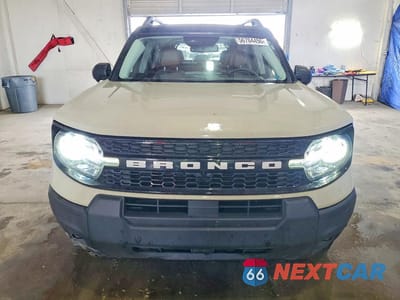 Piąte zdjęcie samochodu w środku: 2025 FORD BRONCO SPORT OUTER BANKS VIN:3FMCR9CN7SRE29858 - miniatura