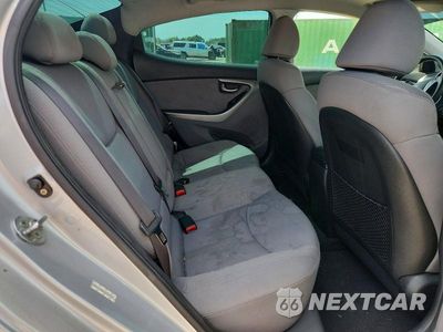 Zdjęcie 10 z 12 samochodu: 2012 HYUNDAI ELANTRA GLS VIN:KMHDH4AE6CU324493 - miniatura