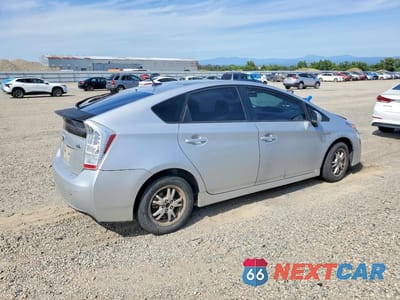 Trzecie zdjęcie samochodu z tyłu: 2011 TOYOTA PRIUS THREE VIN:JTDKN3DU9B1423519 - miniatura