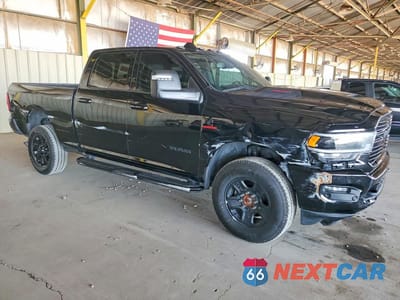 Czwarte zdjęcie samochodu z boku: 2024 RAM 2500 LARAMIE VIN:3C6UR5FL9RG226818 - miniatura