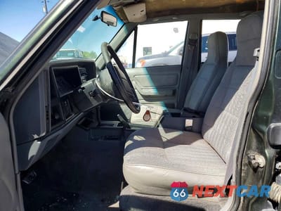 Zdjęcie 7 z 13 samochodu: 1995 JEEP CHEROKEE SPORT VIN:1J4FJ68S1SL575784 - miniatura