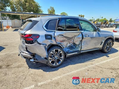 Trzecie zdjęcie samochodu z tyłu: 2026 BMW X5 SDRIVE 40I VIN:5UX13EU01T9319926 - miniatura