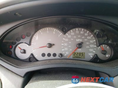 Zdjęcie 9 z 12 samochodu: 2003 FORD FOCUS VIN:3FAFP37Z43R141742 - miniatura