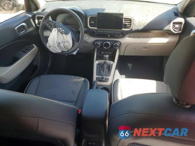 Zdjęcie 8 z 13 samochodu: 2024 HYUNDAI VENUE LIMITED VIN:KMHRC8A35RU316047 - miniatura