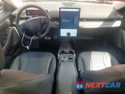 Zdjęcie 8 z 13 samochodu: 2023 FORD MUSTANG MACH-E PREMIUM VIN:3FMTK3SU7PMA70915 - miniatura