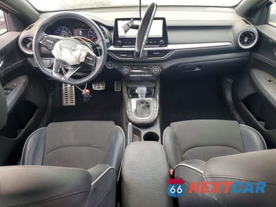 Zdjęcie 8 z 12 samochodu: 2023 KIA FORTE GT LINE VIN:3KPF54AD4PE593013 - miniatura