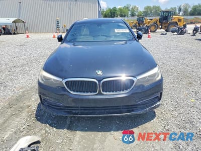 Piąte zdjęcie samochodu w środku: 2018 BMW 530E VIN:WBAJA9C57JB033206 - miniatura