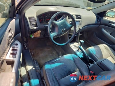 Zdjęcie 8 z 12 samochodu: 2004 HONDA ACCORD VIN:1HGCM66514A052908 - miniatura