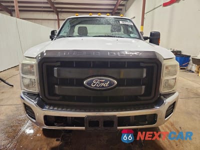 Piąte zdjęcie samochodu w środku: 2011 FORD F250 SUPER DUTY VIN:1FTBF2B68BEA76365 - miniatura