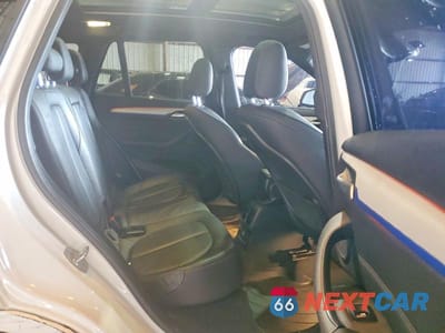 Zdjęcie 10 z 13 samochodu: 2018 BMW X1 SDRIVE28I VIN:WBXHU7C35J5L05345 - miniatura