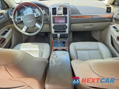 Zdjęcie 8 z 12 samochodu: 2008 CHRYSLER 300 LIMITED VIN:2C3KA33G38H305648 - miniatura