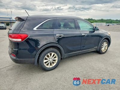 Trzecie zdjęcie samochodu z tyłu: 2017 KIA SORENTO LX V6 VIN:5XYPGDA53HG223215 - miniatura