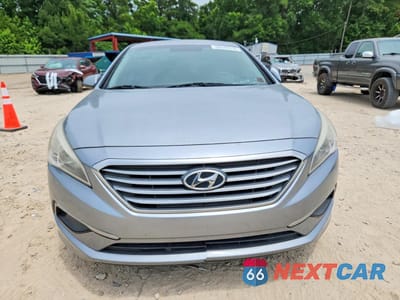 Piąte zdjęcie samochodu w środku: 2017 HYUNDAI SONATA SE VIN:5NPE24AFXHH497020 - miniatura