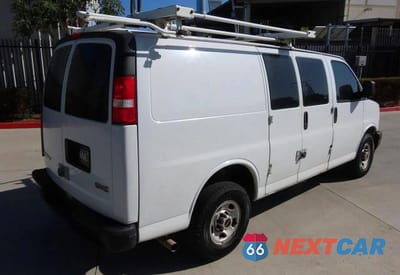 Trzecie zdjęcie samochodu z tyłu: 2020 GMC SAVANA G2500 VIN:1GTW7AFP9L1129384 - miniatura