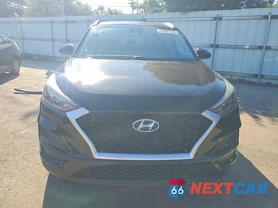 Piąte zdjęcie samochodu w środku: 2020 HYUNDAI TUCSON VALUE VIN:KM8J3CA40LU103023 - miniatura