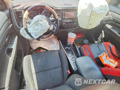 Zdjęcie 8 z 13 samochodu: 2017 MITSUBISHI OUTLANDER ES VIN:JA4AD2A34HZ046543 - miniatura