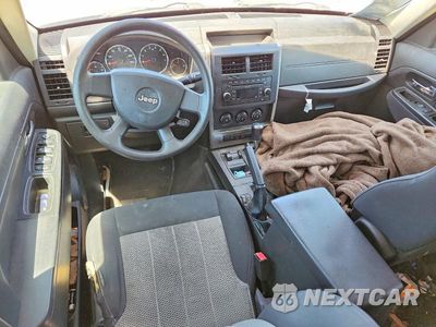 Zdjęcie 8 z 14 samochodu: 2010 JEEP LIBERTY SPORT VIN:1J4PN2GK5AW139553 - miniatura