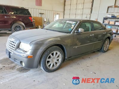 2008 CHRYSLER 300C 2C3KA63H38H139643 - główne zdjęcie licytacji z USA - miniatura