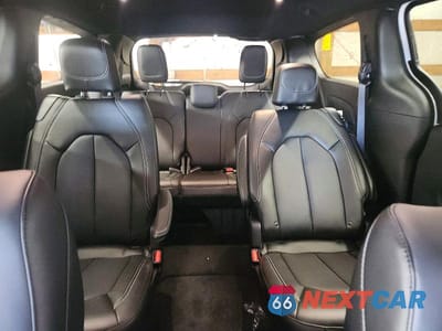 Zdjęcie 10 z 13 samochodu: 2027 CHRYSLER PACIFICA SELECT VIN:2C4RC1BG7VR556169 - miniatura