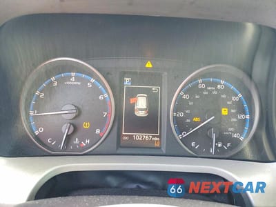 Zdjęcie 9 z 12 samochodu: 2018 TOYOTA RAV4 VIN:2T3ZFREV5JW445670 - miniatura