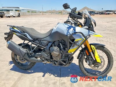 2023 SUZUKI DL800DE RC JS1EM12B8P7100180 - główne zdjęcie licytacji z USA - miniatura