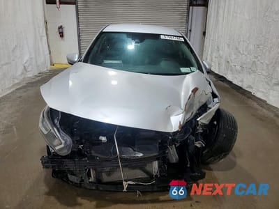 Piąte zdjęcie samochodu w środku: 2022 NISSAN VERSA SV VIN:3N1CN8EV8NL839179 - miniatura