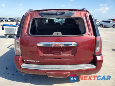 Zdjęcie 6 z 13 samochodu: 2016 GMC YUKON XL DENALI VIN:1GKS2HKJ9GR399881 - miniatura