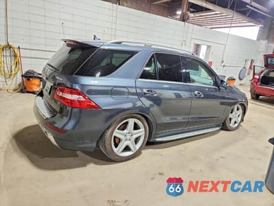 Trzecie zdjęcie samochodu z tyłu: 2014 MERCEDES-BENZ ML 550 4MATIC VIN:4JGDA7DB6EA407126 - miniatura