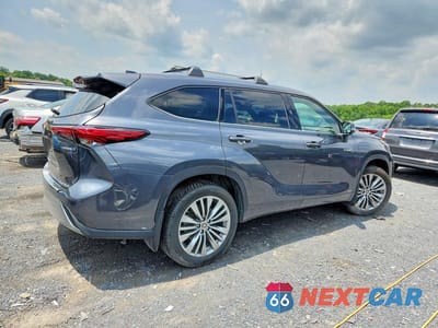 Trzecie zdjęcie samochodu z tyłu: 2020 TOYOTA HIGHLANDER HYBRID PLATINUM VIN:5TDEBRCH7LS006322 - miniatura