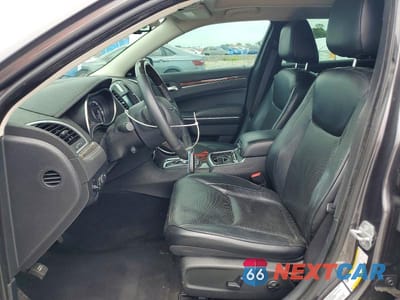 Zdjęcie 7 z 12 samochodu: 2015 CHRYSLER 300C VIN:2C3CCAEG0FH920672 - miniatura