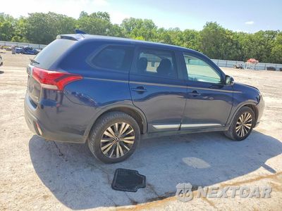 Trzecie zdjęcie samochodu z tyłu: 2019 MITSUBISHI OUTLANDER SE VIN:JA4AZ3A39KZ043328 - miniatura