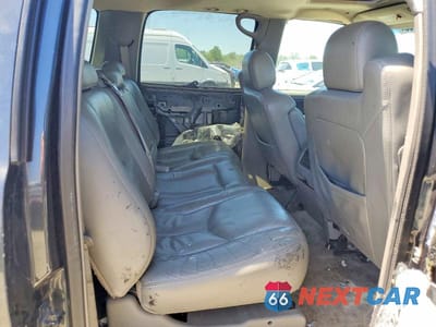 Zdjęcie 10 z 12 samochodu: 2003 CHEVROLET SUBURBAN K1500 VIN:3GNFK16T53G223864 - miniatura