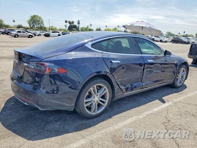 Trzecie zdjęcie samochodu z tyłu: 2015 TESLA MODEL S 85 VIN:5YJSA1H12FFP79792 - miniatura