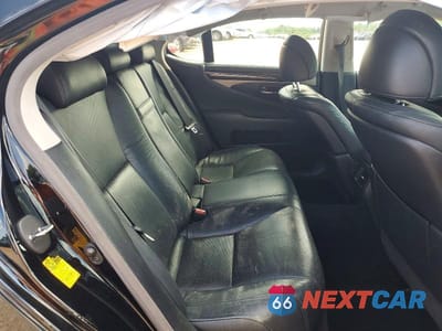 Zdjęcie 10 z 13 samochodu: 2013 LEXUS LS 460 VIN:JTHBL5EF3D5123583 - miniatura
