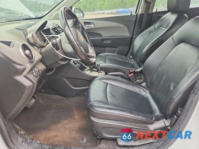Zdjęcie 7 z 13 samochodu: 2015 CHEVROLET SONIC LTZ VIN:1G1JE6SB5F4212040 - miniatura