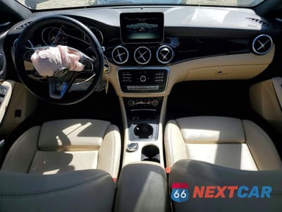 Zdjęcie 8 z 13 samochodu: 2018 MERCEDES-BENZ CLA 250 VIN:WDDSJ4EB0JN601667 - miniatura