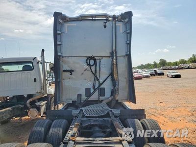 Zdjęcie 9 z 10 samochodu: 2022 KENWORTH T680 TRUCK CAB AND CHASSIS VIN:1XKYD49X2NJ124999 - miniatura