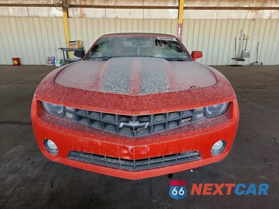 Piąte zdjęcie samochodu w środku: 2011 CHEVROLET CAMARO LT VIN:2G1FC3DD5B9208635 - miniatura
