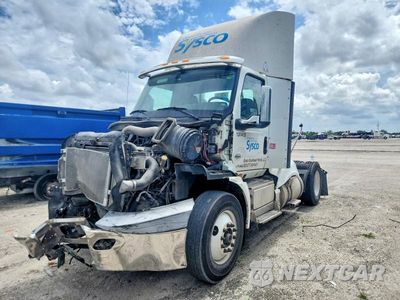 Trzecie zdjęcie samochodu z tyłu: 2019 INTERNATIONAL RH613 SEMI TRUCK VIN:3HSDXTZN6KN579994 - miniatura