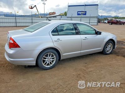 Trzecie zdjęcie samochodu z tyłu: 2011 FORD FUSION S VIN:3FAHP0GA2BR314805 - miniatura
