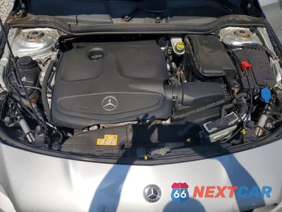 Zdjęcie 11 z 12 samochodu: 2018 MERCEDES-BENZ CLA 250 VIN:WDDSJ4EB1JN555072 - miniatura
