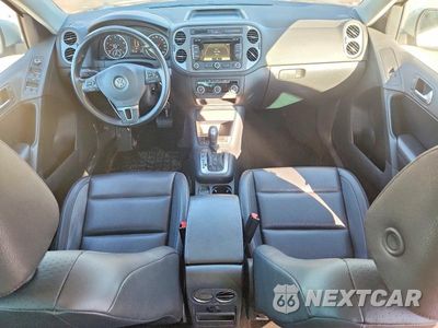 Zdjęcie 8 z 12 samochodu: 2012 VOLKSWAGEN TIGUAN S VIN:WVGBV7AXXCW539771 - miniatura