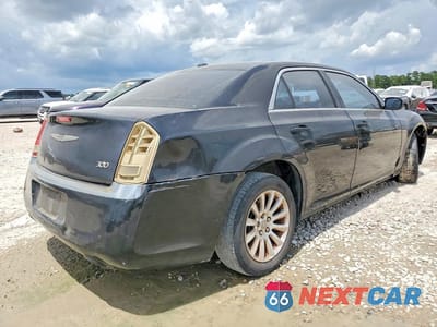 Trzecie zdjęcie samochodu z tyłu: 2013 CHRYSLER 300 VIN:2C3CCAAG6DH657042 - miniatura