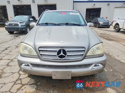 Piąte zdjęcie samochodu w środku: 2005 MERCEDES-BENZ ML 350 VIN:4JGAB57E35A531686 - miniatura
