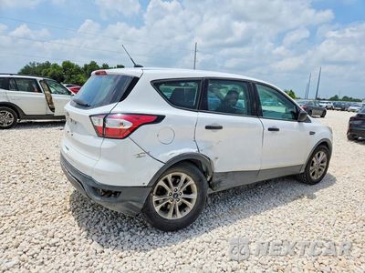 Piąte zdjęcie samochodu w środku: 2018 FORD ESCAPE S VIN:1FMCU0F70JUC34103 - miniatura