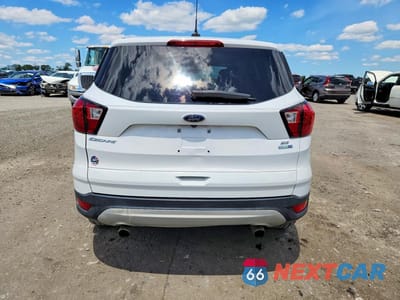 Zdjęcie 6 z 13 samochodu: 2019 FORD ESCAPE SE VIN:1FMCU9GD0KUB64368 - miniatura