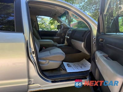 Piąte zdjęcie samochodu w środku: 2007 TOYOTA TUNDRA DOUBLE CAB SR5 VIN:5TBBV54177S485991 - miniatura