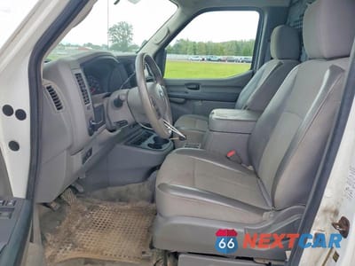 Zdjęcie 8 z 14 samochodu: 2017 NISSAN NV 2500 HD SV VIN:1N6BF0LYXHN810563 - miniatura